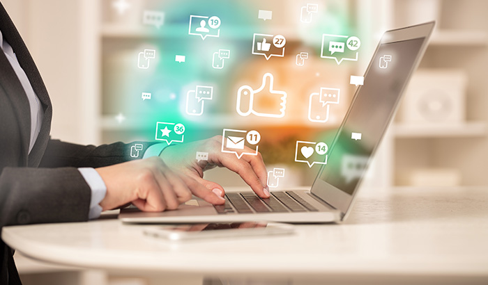 When Is The Best Time to Post on Social Media? 7 Things to Consider